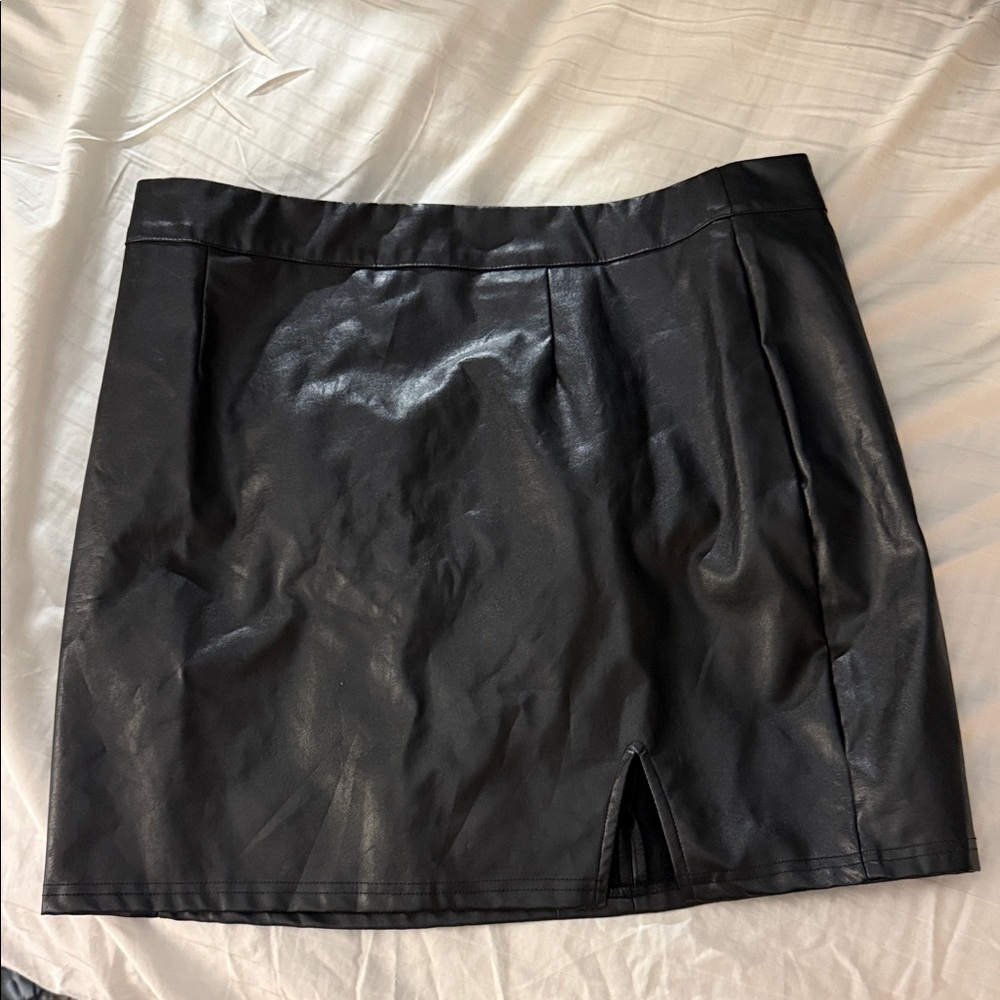 Lulu's Black Faux Leather Pencil Skirt